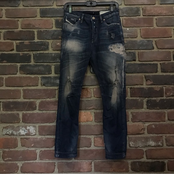 DIESEL Eazee | relaxed boyfriend distressed jeans size 23 -26" waist/24" inseam - Picture 3 of 4